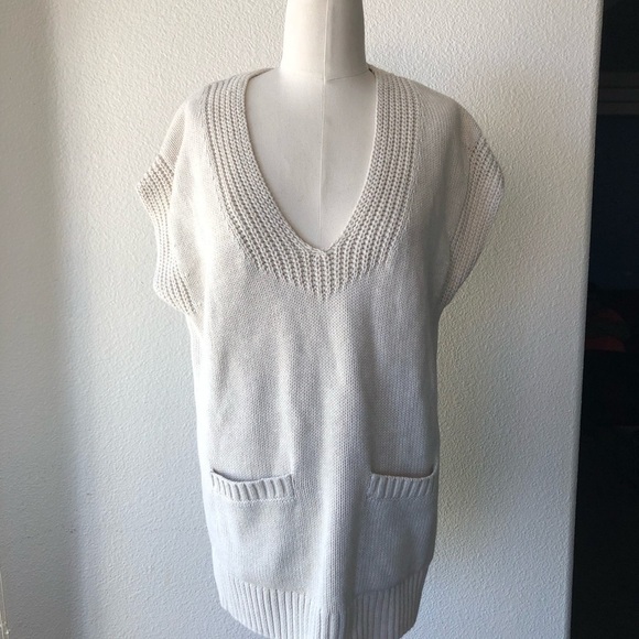 Gap sweater vest cream in color never worn NWOT oversized coastal grandma - Picture 3 of 11